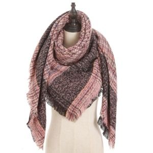 NWT Plaid Blanket Scarf Wrap